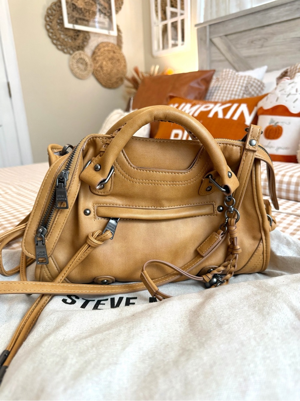 Steve Madden Riggs Banana Bag